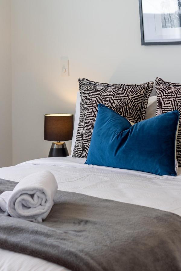 Upper Riccarton Dream - 2 Bed 2 Bath W/Carpark Appartement Christchurch Buitenkant foto