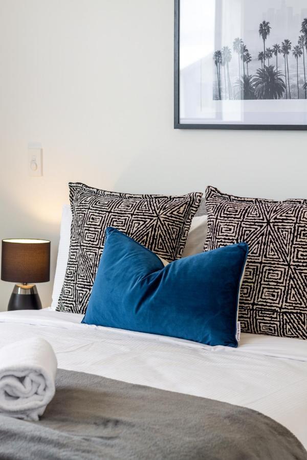 Upper Riccarton Dream - 2 Bed 2 Bath W/Carpark Appartement Christchurch Buitenkant foto
