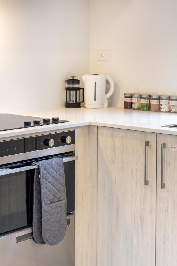 Upper Riccarton Dream - 2 Bed 2 Bath W/Carpark Appartement Christchurch Buitenkant foto