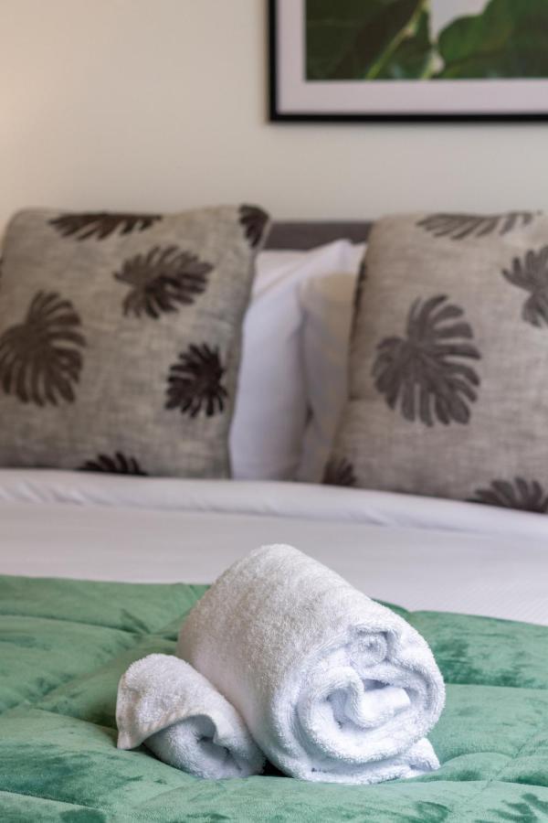 Upper Riccarton Dream - 2 Bed 2 Bath W/Carpark Appartement Christchurch Buitenkant foto