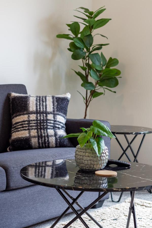 Upper Riccarton Dream - 2 Bed 2 Bath W/Carpark Appartement Christchurch Buitenkant foto