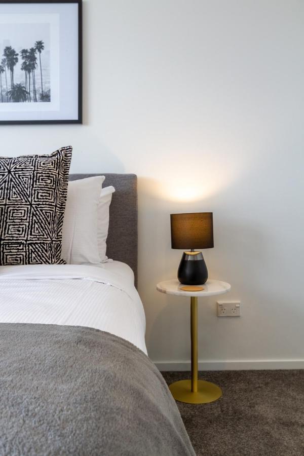 Upper Riccarton Dream - 2 Bed 2 Bath W/Carpark Appartement Christchurch Buitenkant foto