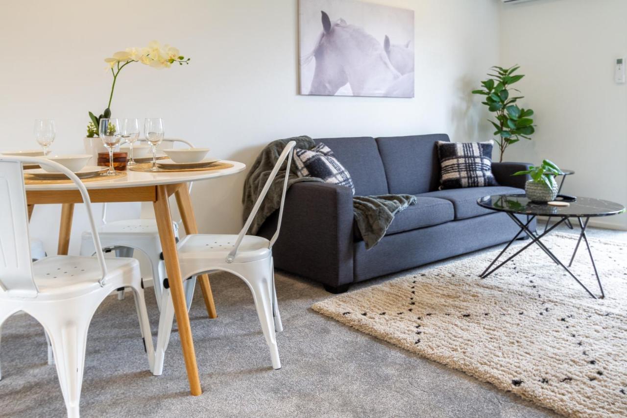 Upper Riccarton Dream - 2 Bed 2 Bath W/Carpark Appartement Christchurch Buitenkant foto