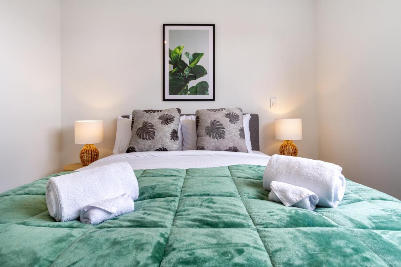 Upper Riccarton Dream - 2 Bed 2 Bath W/Carpark Appartement Christchurch Buitenkant foto
