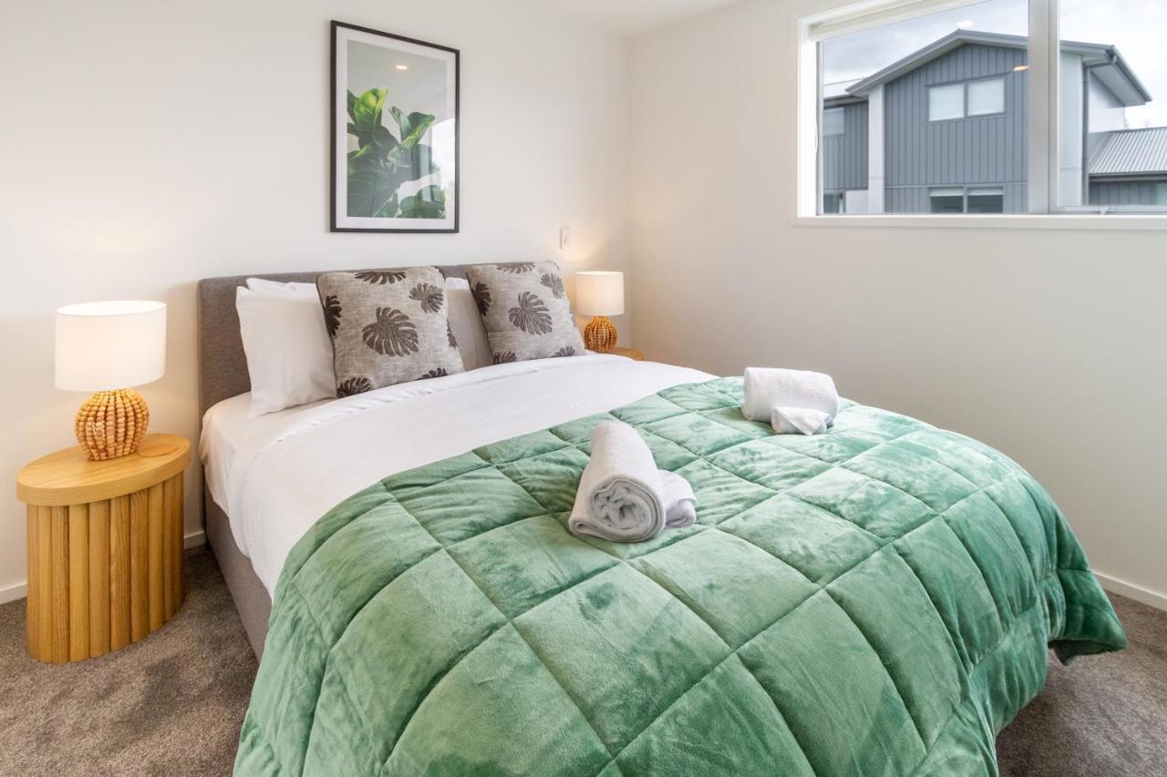 Upper Riccarton Dream - 2 Bed 2 Bath W/Carpark Appartement Christchurch Buitenkant foto